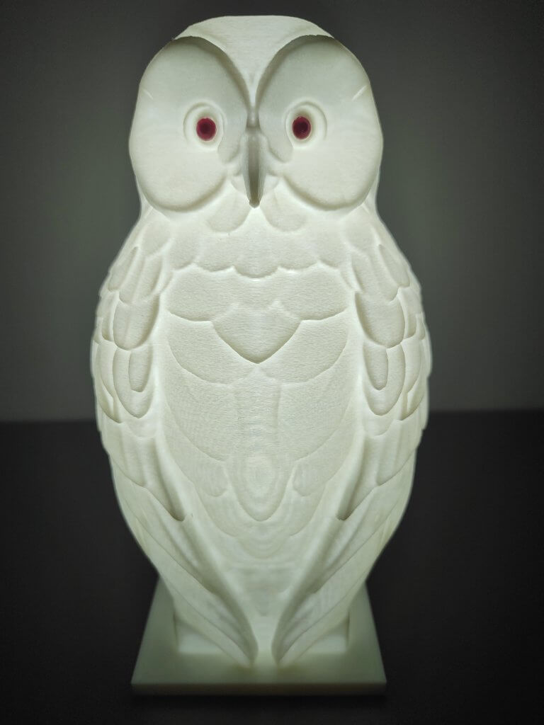 Lampe statuette allumée d'une Chouette vue de face